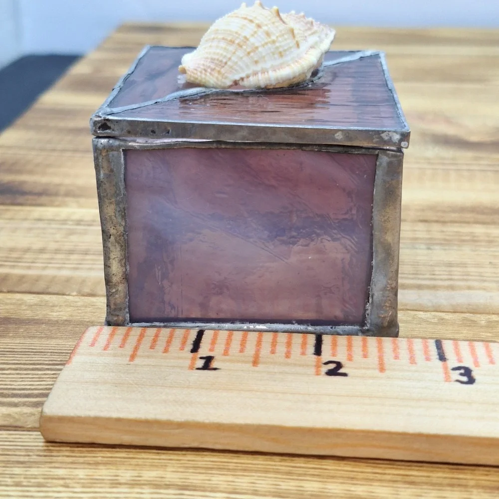 Vtg Mounted Sea Shell Purple Amethyst Glass Trinket‎ Box 2.5 X 2